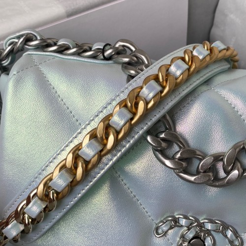  Handbag  Chanel  size 26 cm