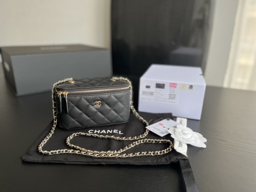  Handbag  Chanel  size  16cmx8cmx10 cm