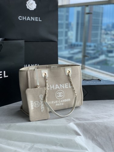  Handbag   Chanel  66941  size 38X32X18 CM