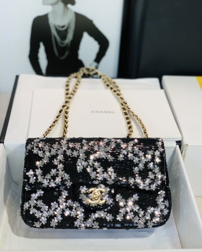  Handbag  Chanel  size 20 cm