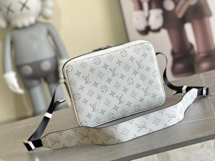 Handbag Louis Vuitton M30873 size 29.5x20x10.5 cm