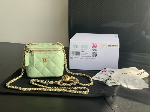  Handbag   Chanel  size  8.5cmx11cmx7 cm