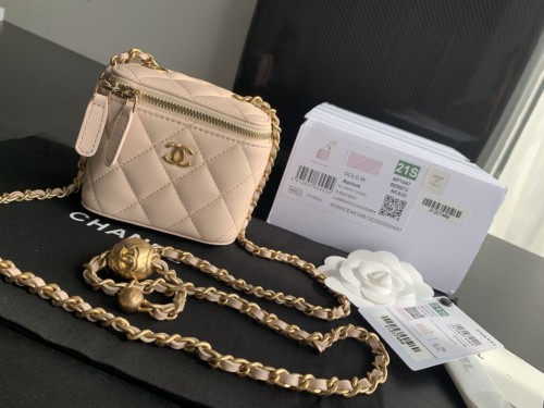  Handbag  Chanel 1447  size  8.5cmx11cmx7 cm