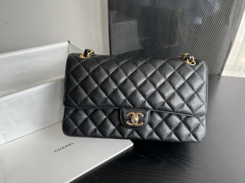 Handbag   Chanel   size  28 cm