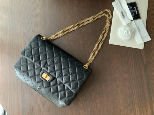 Handbag   Chanel  size  28 cm