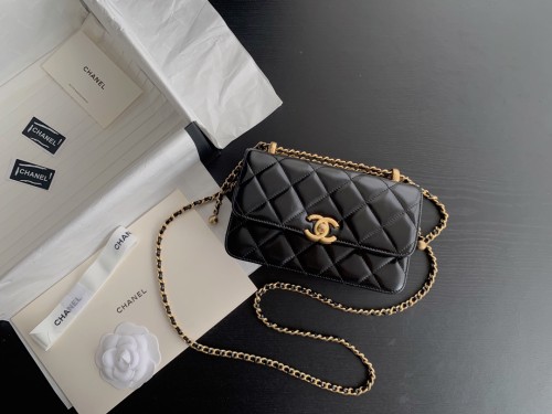  Handbag   Chanel  size  22 cm