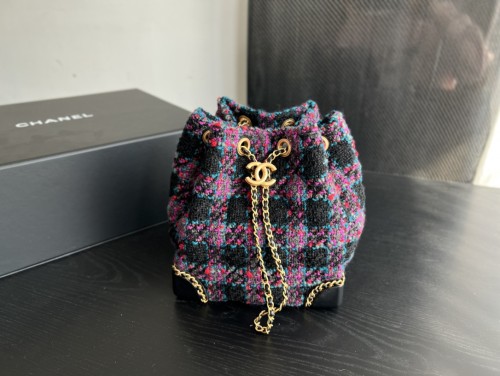  Handbag   Chanel  AS3639  size  18cmx19.5cmx14 cm
