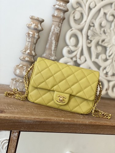 Handbag  Chanel  AS3757  size 14.5x20x6.5 cm