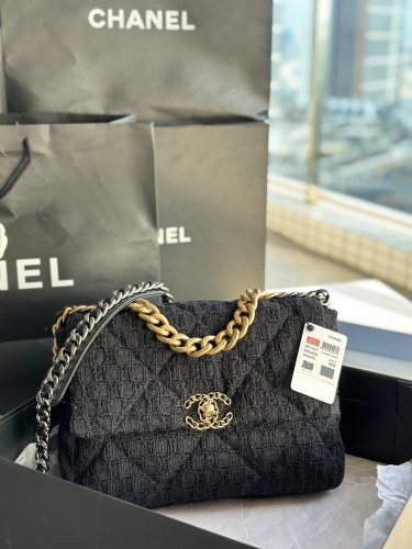  Handbag   Chanel  AS1161  size  30 CM