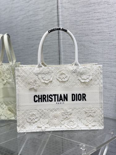 Handbag   Dior  size 36*18*28 cm