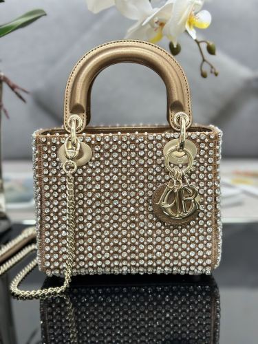 Handbag   Dior M0505  size  17 x 15 x 7  cm