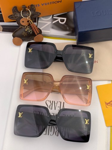 Sunglasses Louis Vuitton L8270