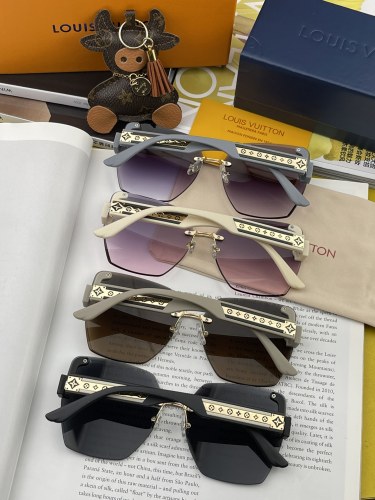 Sunglasses Louis Vuitton L9615