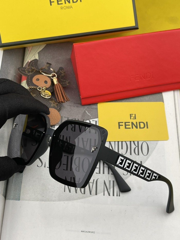 Sunglasses Fendi FD8291