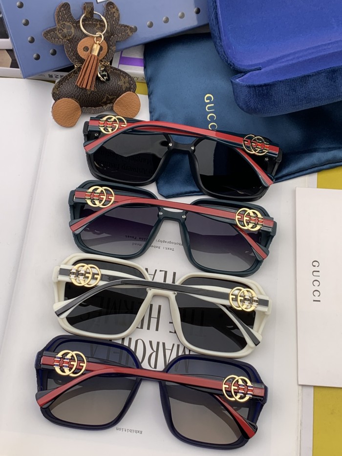 Sunglasses Gucci G7207