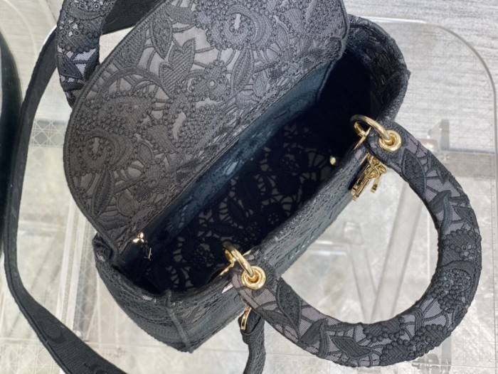 Handbag   Dior   size  24 cm