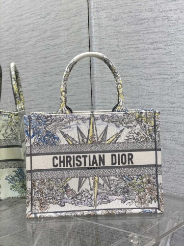  Handbag   Dior  size  36*18*28 cm