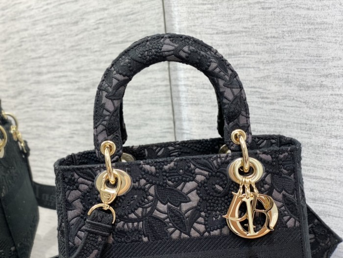 Handbag   Dior   size  24 cm