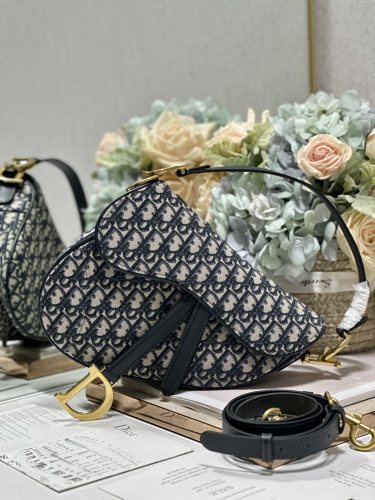 Handbag   Dior  3351  size  25.5×20×6.5 cm 
