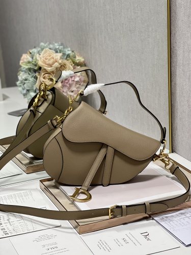 Handbag   Dior 3397  size  19.5×16×6.5 cm