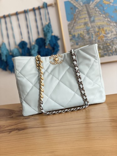 Handbag   Chanel AS3660  size  24*41*10.5