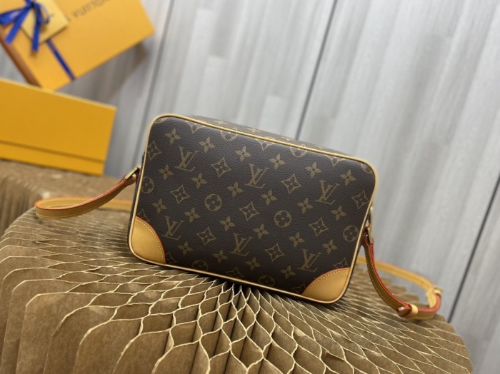   Handbag  Louis Vuitton  M51274  size  27*17*7 cm