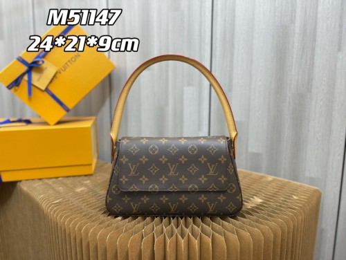  Handbag   Louis Vuitton M51147  size  24x21x9 cm