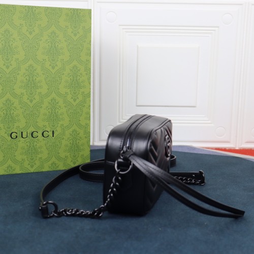 Handbag   Gucci   448065  size  18X12X6 cm