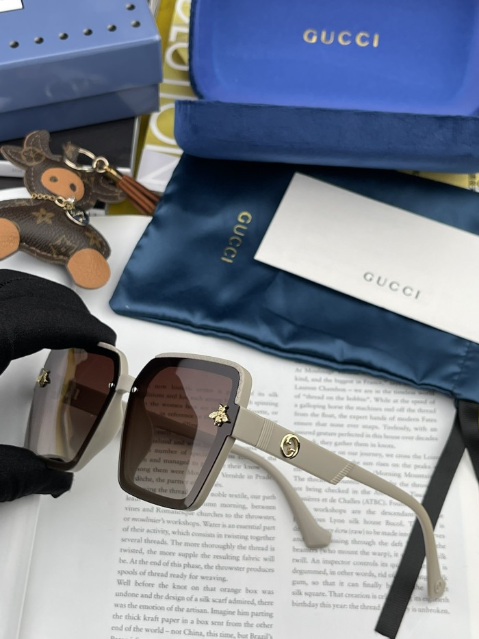Sunglasses Gucci G1625
