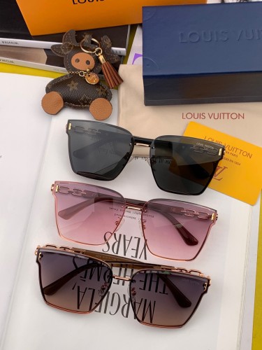 Sunglasses Louis Vuitton L8362