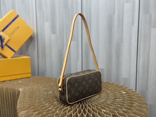 Handbag   Louis Vuitton  M51183  size  21.5x12.5x6.5  cm