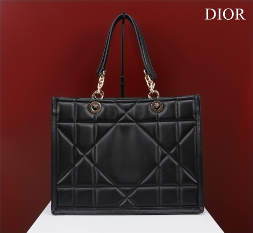 Handbag  Dior  size  36.5×28×17.5  cm