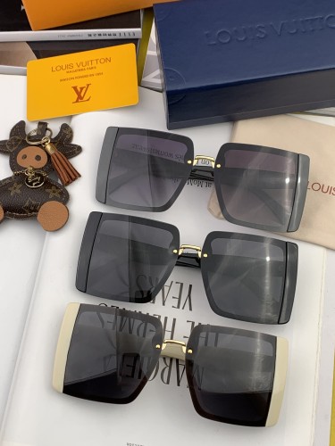 Sunglasses Louis Vuitton L07702
