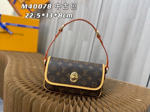 Handbag   Louis Vuitton  M40078   size  22.5×13×8 CM