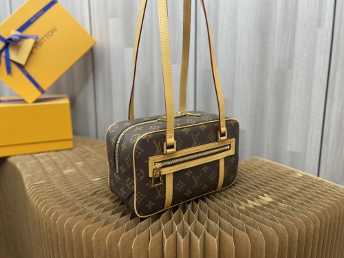 Handbag   Louis Vuitton  M46321  size  26-10-16 cm