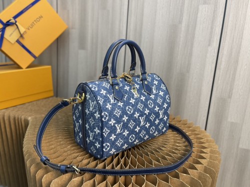  Handbag   Louis Vuitton  M59609  size 25.0 x 19.0 x 15.0  cm