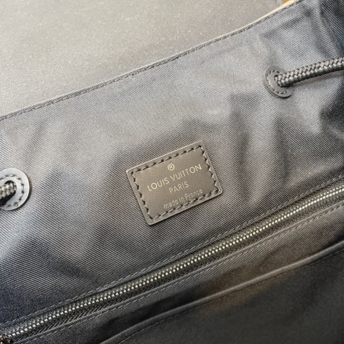 Handbag   Louis Vuitton  M46272 size  41x48x13 cm