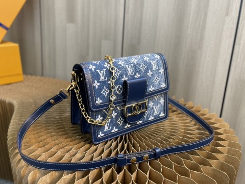  Handbag   Louis Vuitton  M59631  size 25 x 17 x 10.5  cm