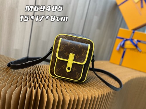  Handbag   Louis Vuitton M69404  size  15x17x8 CM