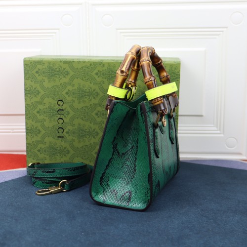 Handbag  Gucci   655661  size  20*16*10  cm