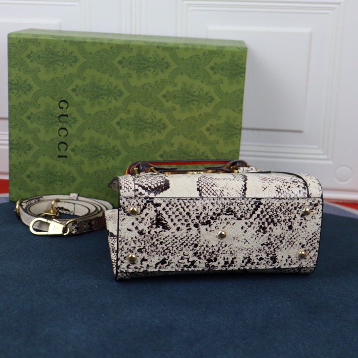 Handbag  Gucci   655661  size 20*16*10  cm