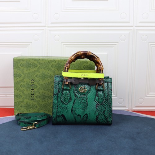 Handbag  Gucci   655661  size  20*16*10  cm