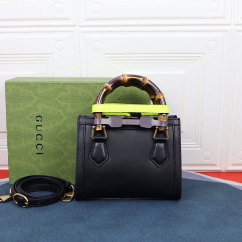 Handbag  Gucci  655661 size  20X16X10 cm