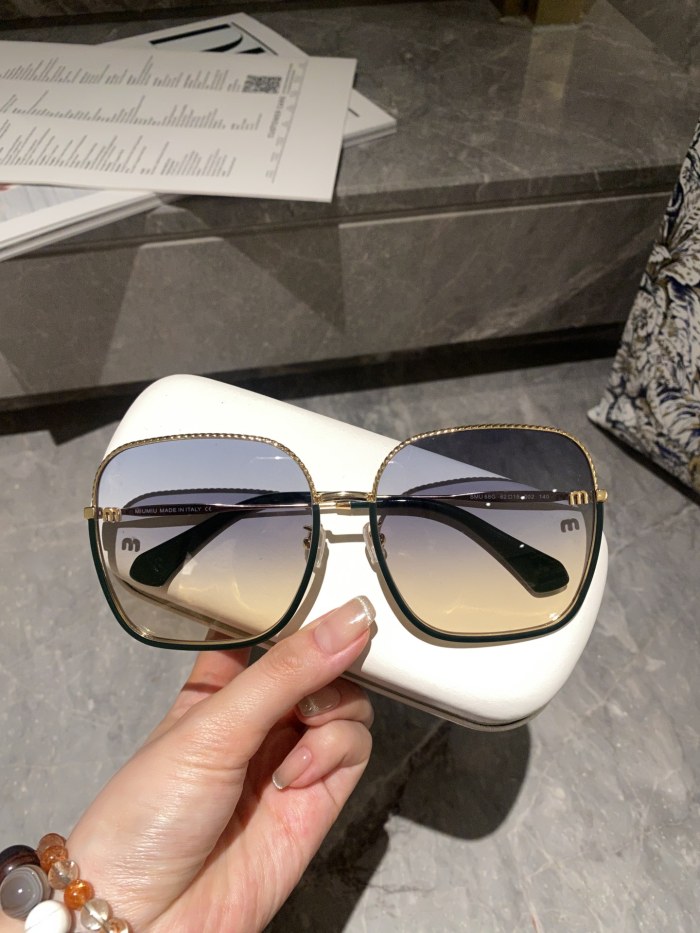 sunglasses Miu Miu MODEL:SMU67G SIZE：62 18-140