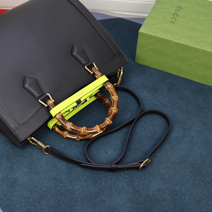 Handbag  Gucci  655658  size  35*30*14  cm