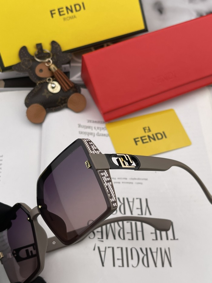 Sunglasses Fendi FD1772
