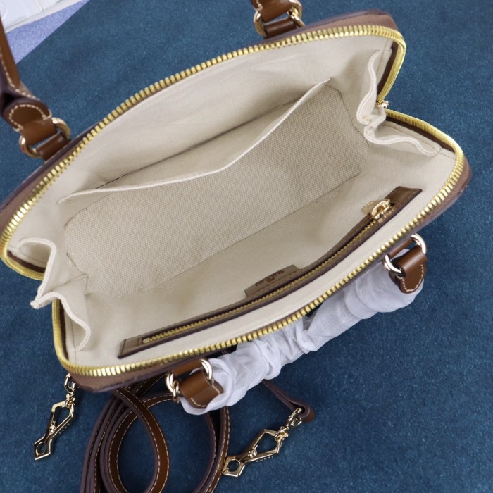 Handbag  Gucci  621220   size  25X24X9 cm