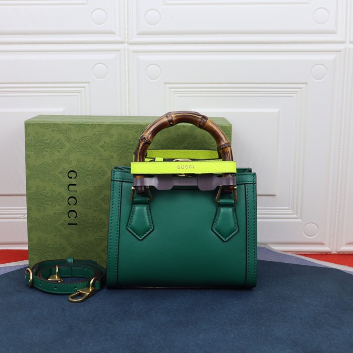 Handbag  Gucci  655661 size 20X16X10 cm