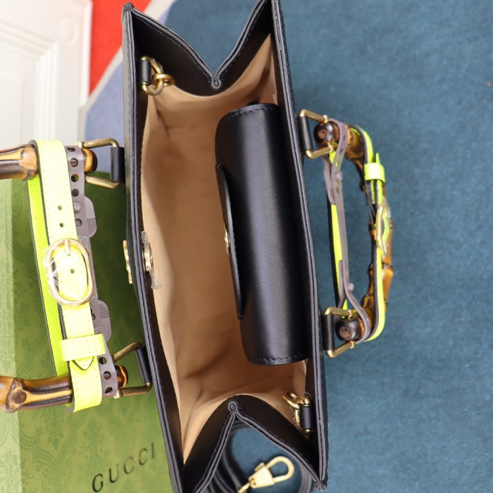 Handbag  Gucci   660195  size  27*24*11  cm