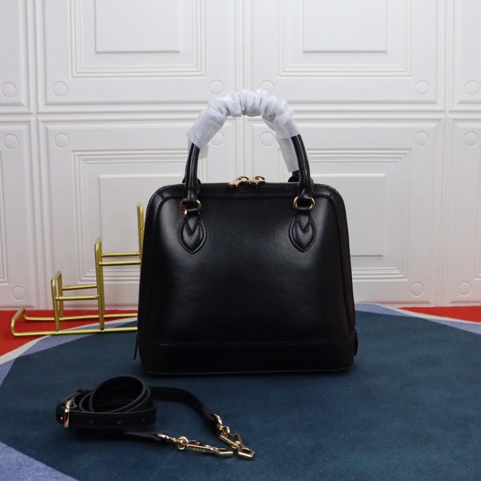 Handbag  Gucci  621220  size  25X24X9 cm